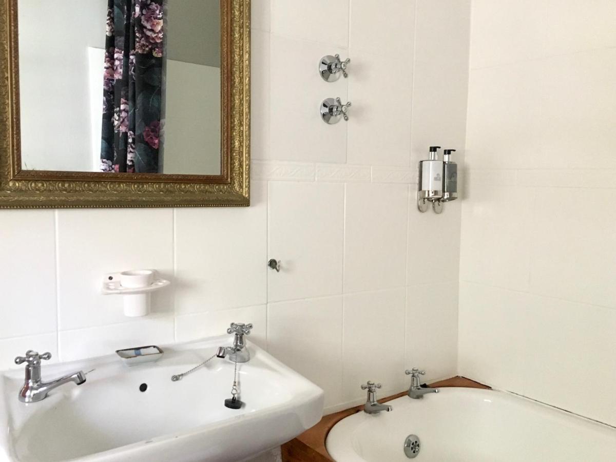 John Montagu Accommodation 外观 照片